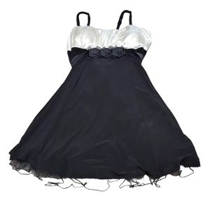 Snap Black White Satin Fit & Flare Spaghetti Strap Dress Size 14‎